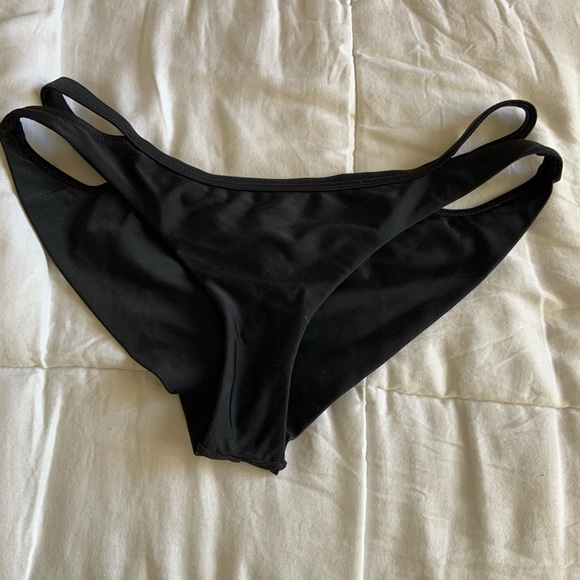 Rvca - Picture 1 of 2